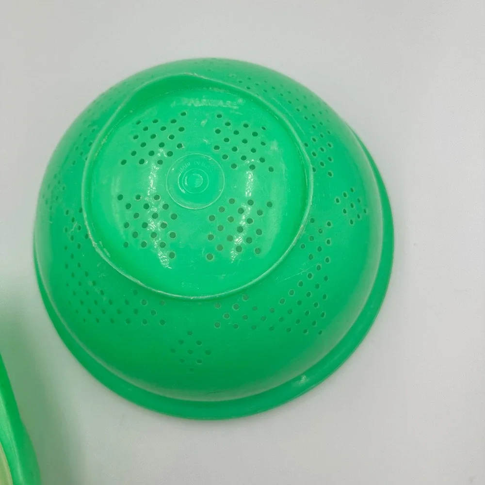 Tupperware vintage microwave